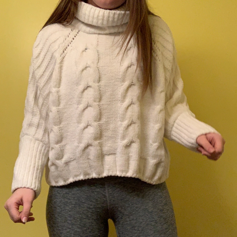 White moon&madison sweater